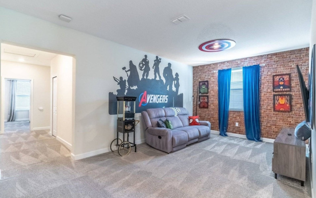 1077 Champions Gate