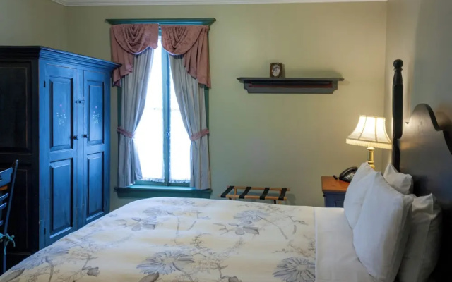 Auberge Lakeview Inn