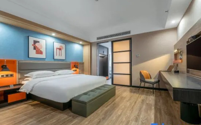 Qianyi Hotel (Yulin Jincheng Center Pedestrian Street Store)