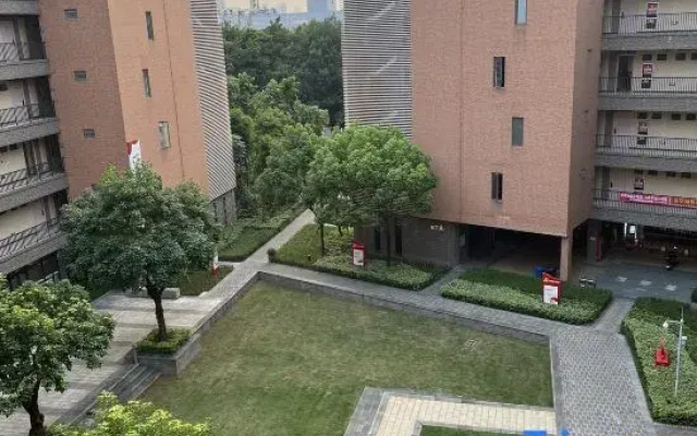 Shenzhen Chuangsheng International Apartment (Guangmingcheng High-Speed Railway Station)