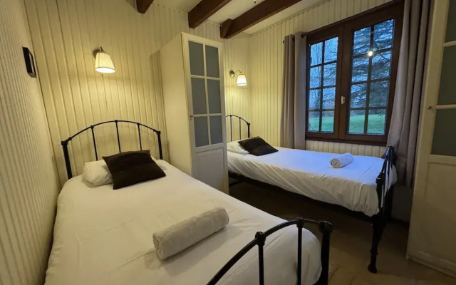 Chalet in Aubigne-racan With Pool & Garden