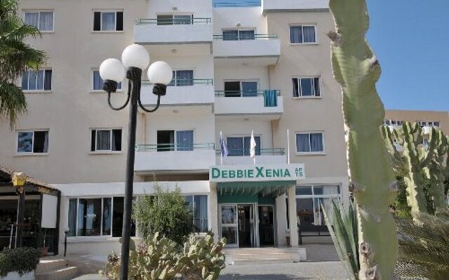 DebbieXenia Hotel Apartments вид на фасад