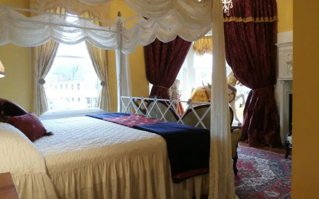 Hassinger Daniels Guest House