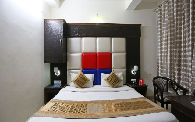 OYO 4451 Hotel Super Mall Residency