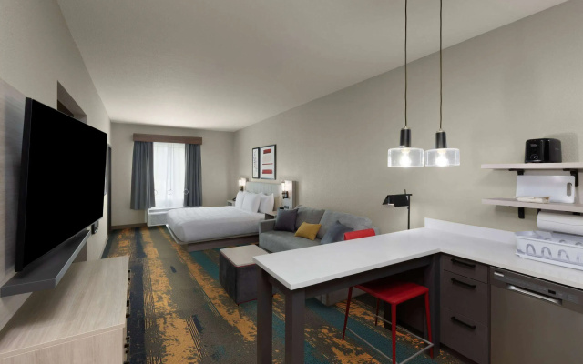 La Quinta Inn & Suites by Wyndham DeSoto