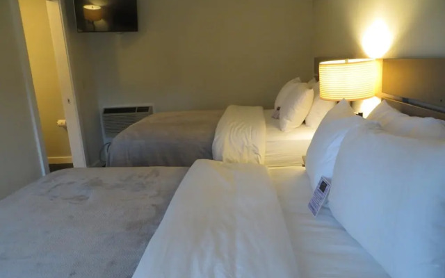 Brio Beach Inn
