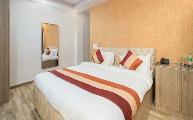 OYO 18672 Royal Comfort Castle