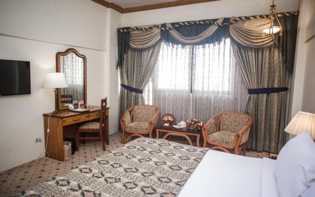 Hotel Mehran