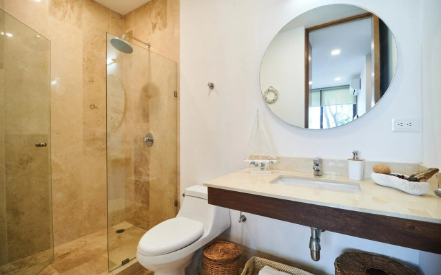 Omara 2-BR Pool · Tropical 2-BR Condo With Private Pool + Amenities!