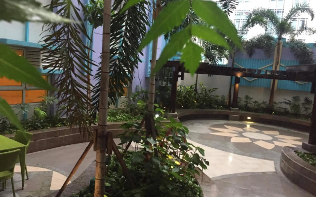 101 Newport Boulevard near NAIA Terminal 3