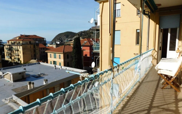 Appartamento Luminoso con Vista Mare
