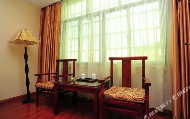 Xishuangbanna Qunyi Business Hotel