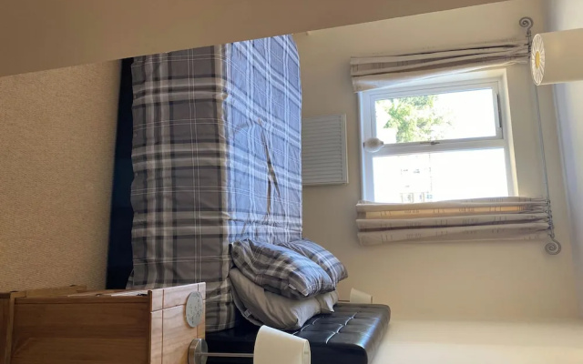 2BR &2 Bath Riverside Penthouse 2 Parking View Near St Neots
