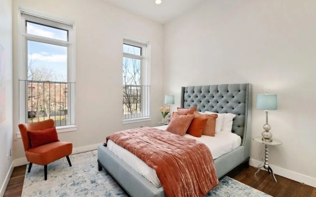THE PENTHOUSE loft in the heart of Old Town!