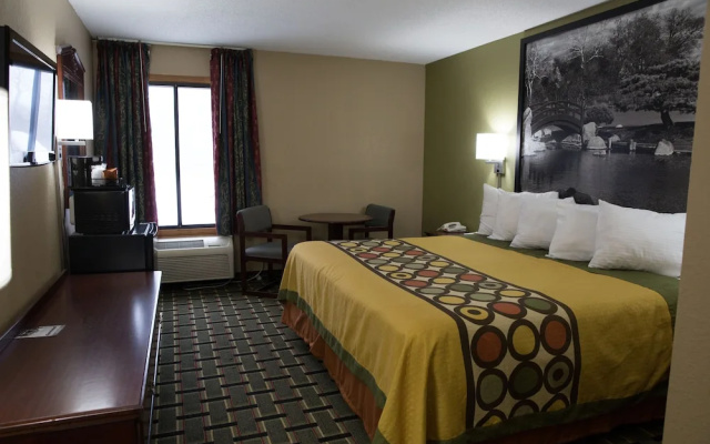 Super 8 Canton IL