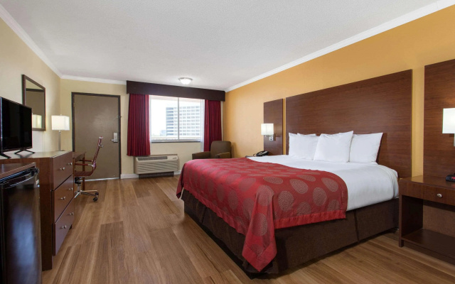 Ramada by Wyndham Tampa Westshore Airport South