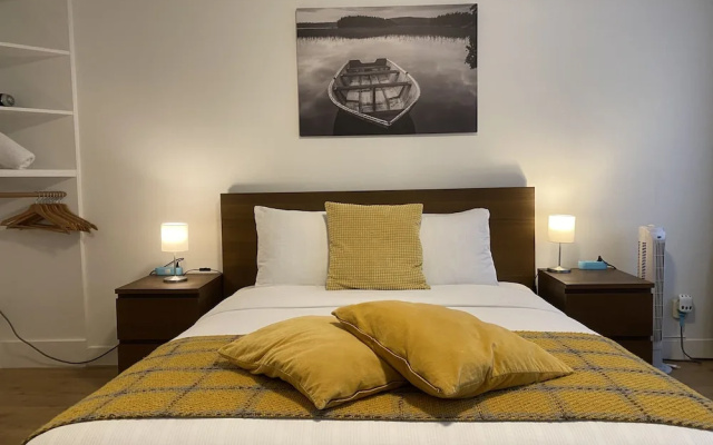 Guesthouse Citydrop, Amsterdam Flower Market