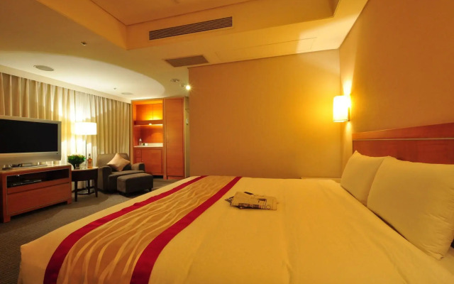 Forward Hotel