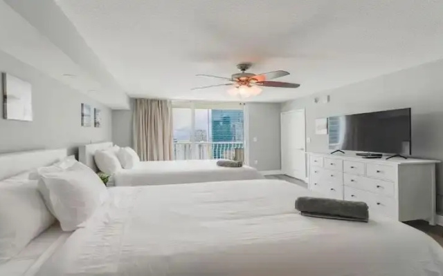 Sky City at Brickell Bay