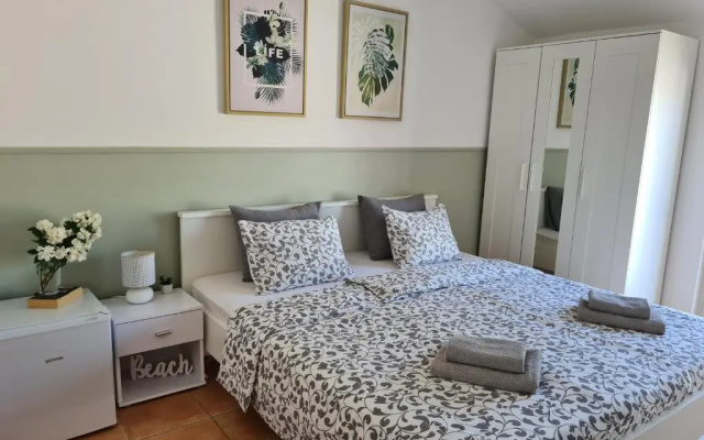 Apartment & Rooms Roza
