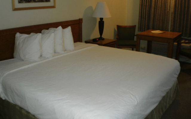 Magnuson Hotel Park Vue