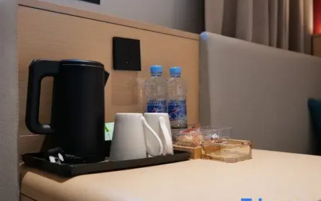 Guanlan Garden Hotel (Nanchang Wanshou Palace Bayi Square Branch)