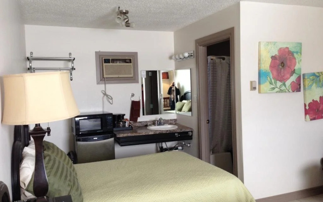 Chaparral Inn
