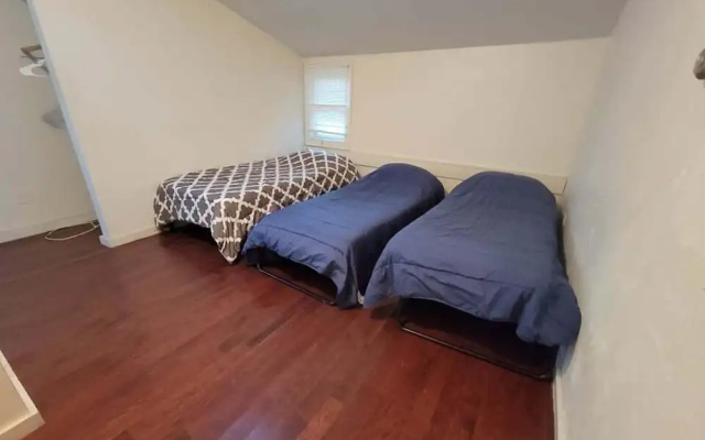 Bedroom Near Downtown Boston - Hostel