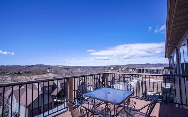 Whole In One 12 Bedroom Condo