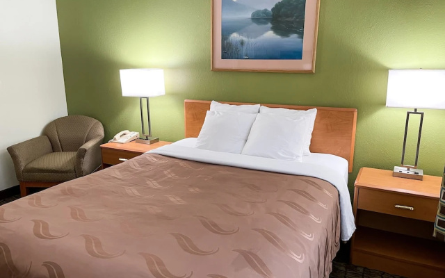 Hudson Inn & Suites