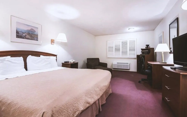 Sky-Palace Inn and Suites McCooK