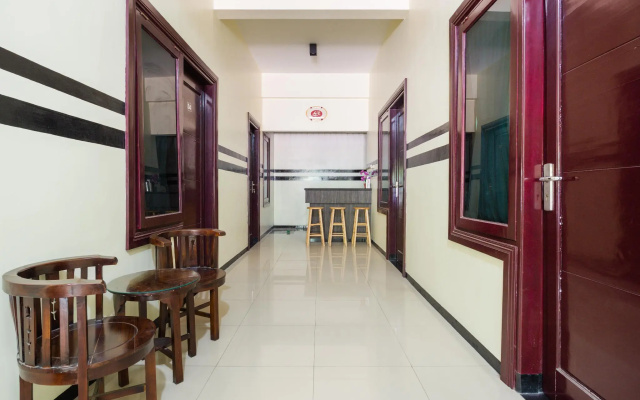 RedDoorz Syariah @ Ketintang Surabaya