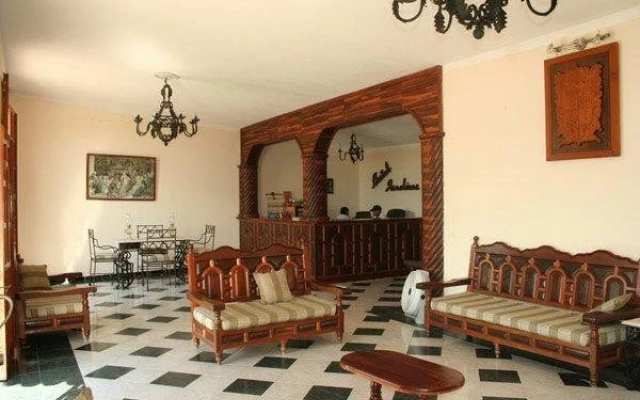 Autel Jardines