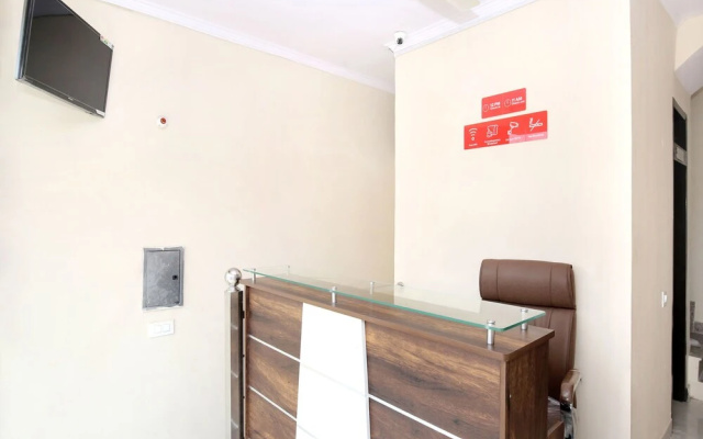 Hotel Aura by OYO Rooms