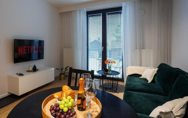 Malila Apartments Limanowskiego 37