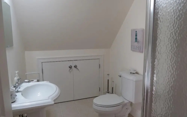 26 Whiteleys Way - Four Bedroom House