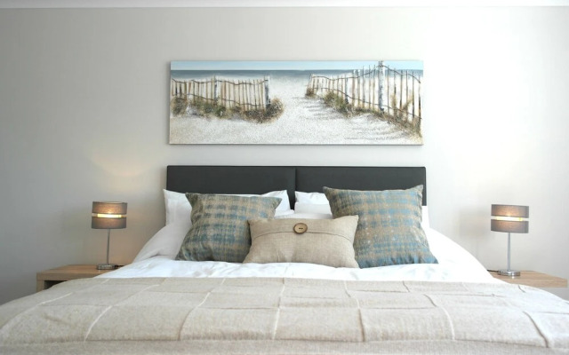Westhampnett House , Chichester 492113