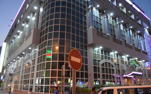 Dorus Hotel (ex Montreal Hotel) вид на фасад