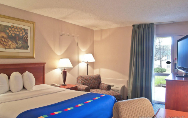 Park Inn by Radisson Harrisburg West