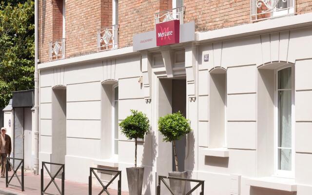 Отель Mercure Paris Levallois Perret вид на фасад