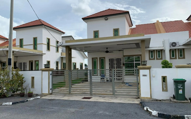 Vistana Indah Homestay