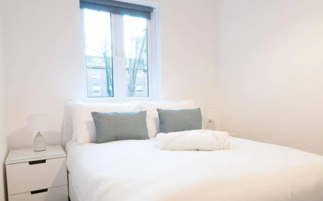 *NEW* Central Derby Apt, with Parking - Sleeps 6