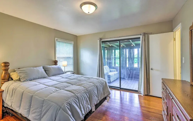 Family-friendly Omaha Home ~ 5 Mi to Dtwn!