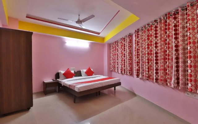Radhesh Banquet Hall And Rooms By OYO Rooms