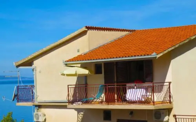 Apartments Pino Brela