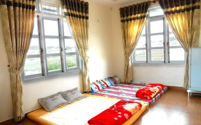 Отель Villa Y Thu Dalat Далат комната для гостей