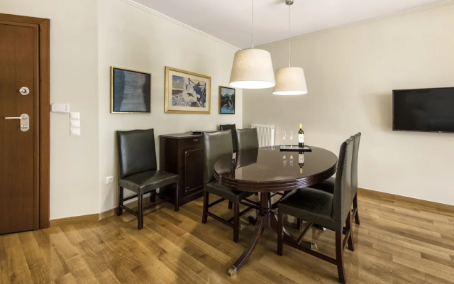 New renovated apt 2' to Acropolis museum
