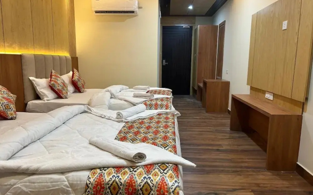 Frosty Fern Hotel & Resort