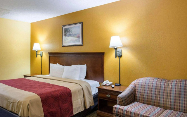 Econo Lodge Fredericksburg near I-95