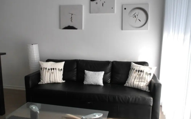 Modern 1BR Condo - Stunning View